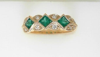 Ladies 14 Karat Yellow Gold Fashion Band With 0.52Tw Princess Cut Emeralds And 0.15Tw Round G/H Si2 Diamonds Size 6.5