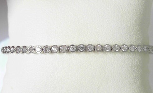 Ladies 14 Karat White Gold  Diamond Tennis Bracelet With 1.81Tw Round G/H Si2 Diamonds 7.00